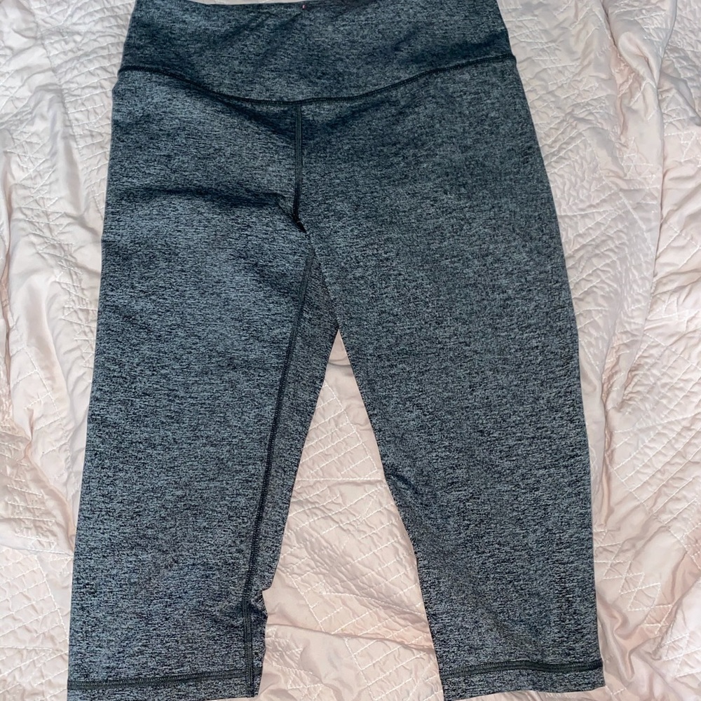 Victoria’s Secret Sport cropped leggings